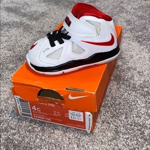 Infant Nike sneakers size 4c new